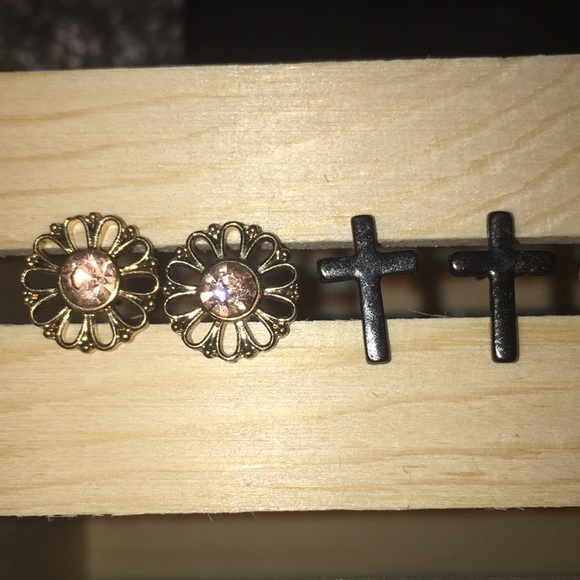 Earring Bundle - Picture 2 of 2